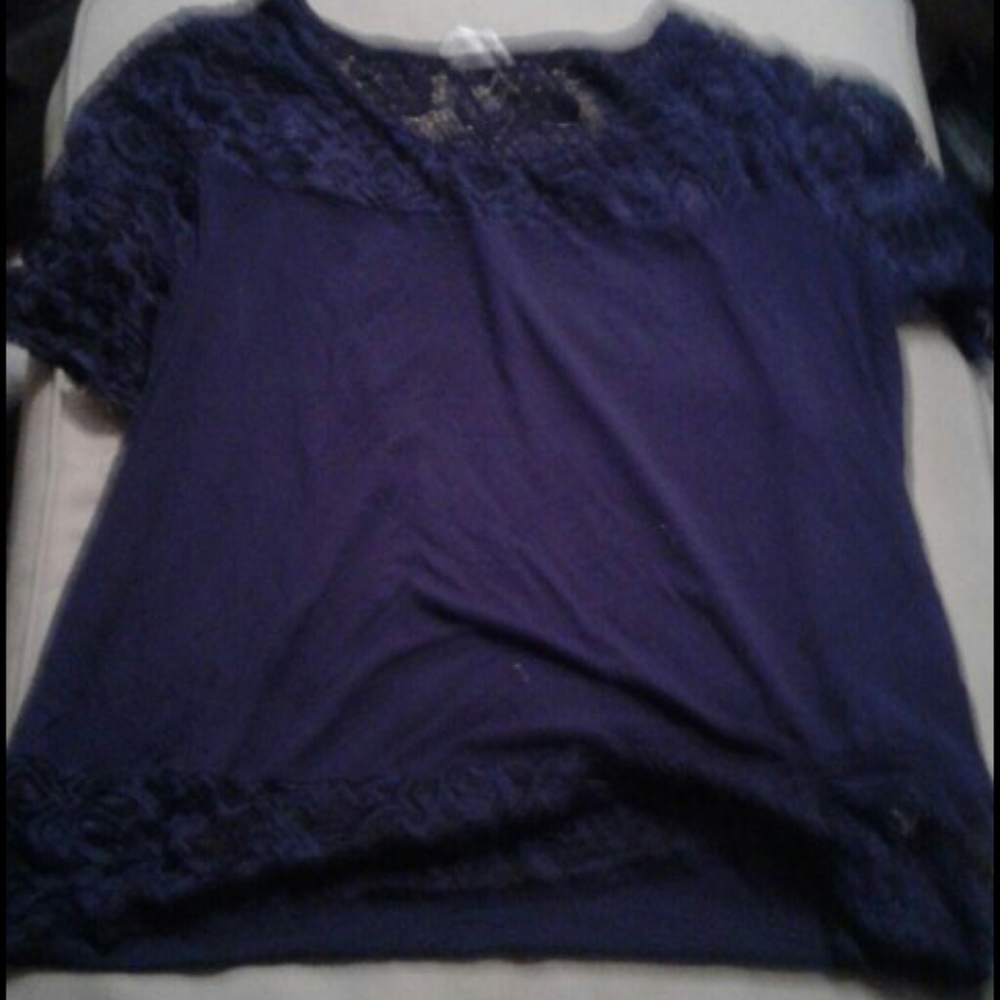 I am selling a Siren Lily tee shirt